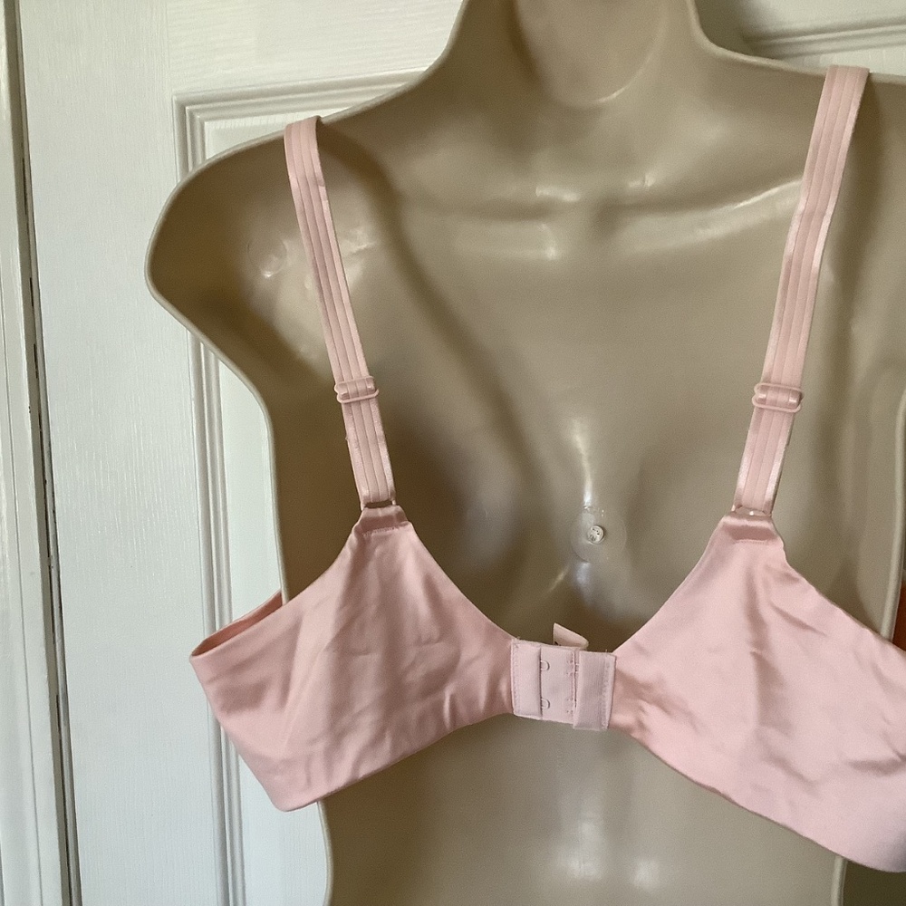 New Bali Smoothing Bra 40B Pink Concealing Petals - Picture 5 of 13
